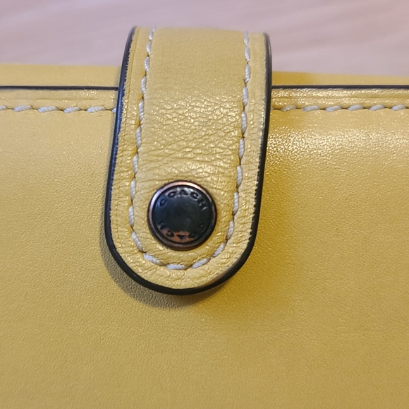 Coach yellow glovetanned leather wallet 💛 - Picture 8 of 12